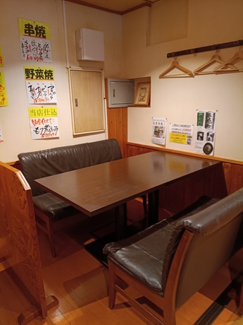 sendai-benriya-izakaya-table-chair-install-2-202512.jpg.jpg