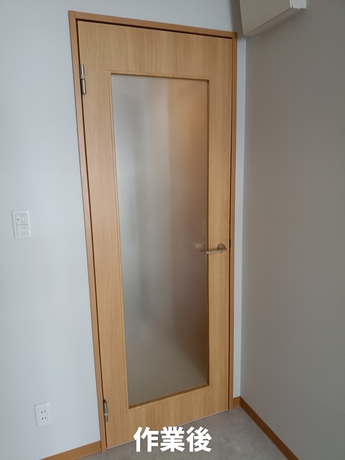 仙台市内で行ったリビングドアの蝶番調整作業後の様子